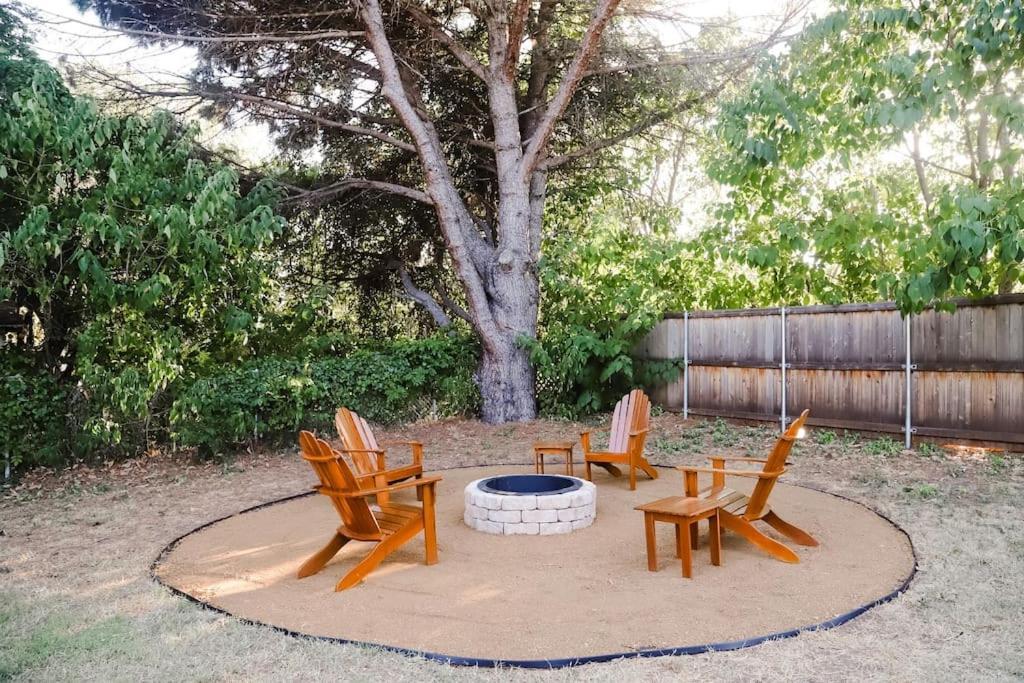 The Little Getaway-Sleeps 4, Firepit, Pet Friendly Villa Pottsboro Eksteriør billede